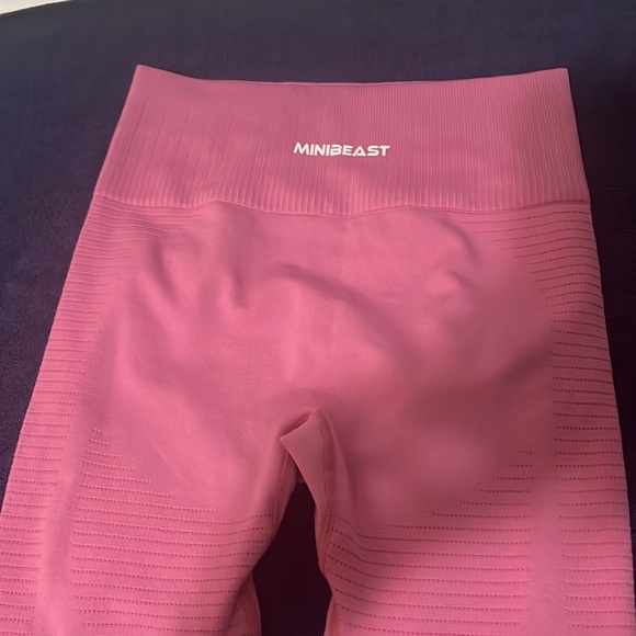 Minibeast pink leggings. Size small, seamless. - Picture 4 of 6